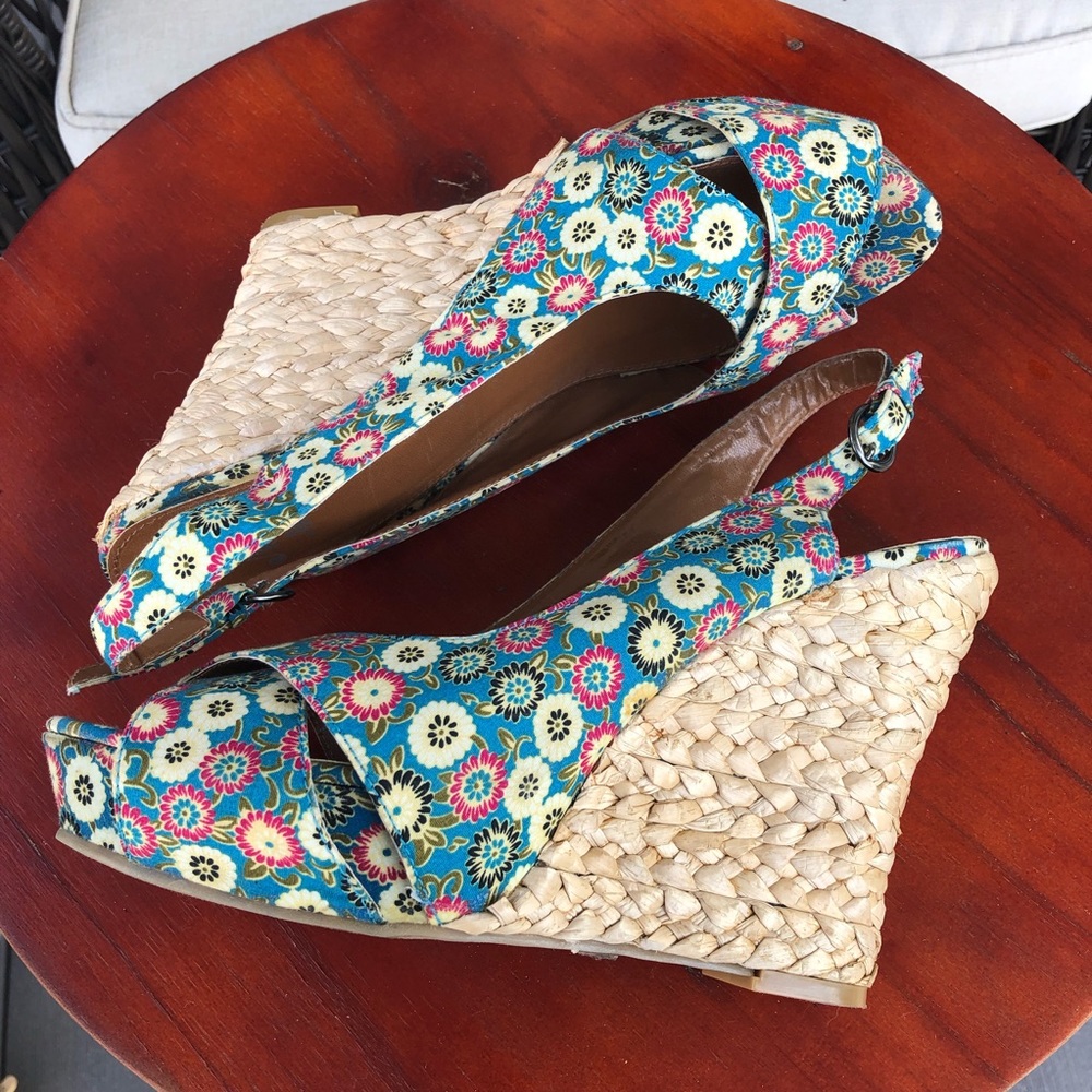 Miss Me Vanity Floral Peep Toe Platform Wedges-9